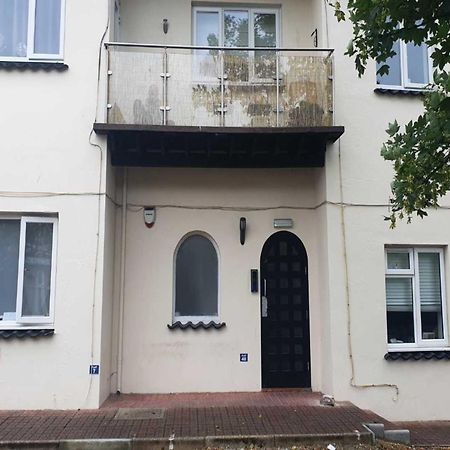Newly Renovated Ideally Situated 2 Bedroom Flat Bournemouth Exteriör bild