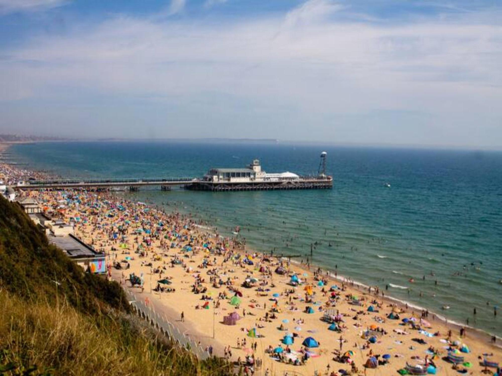 Newly Renovated Ideally Situated 2 Bedroom Flat Bournemouth Exteriör bild