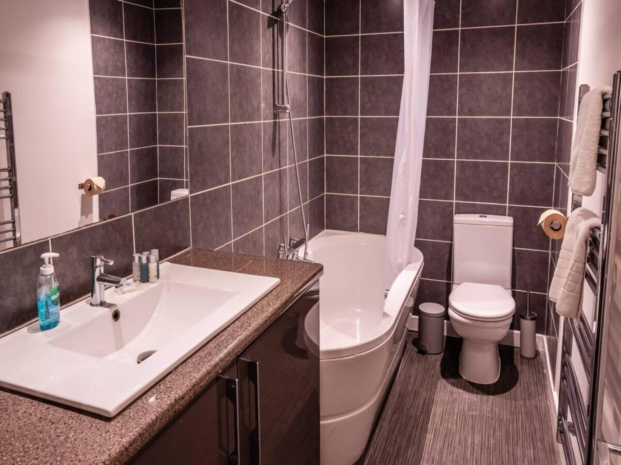 Newly Renovated Ideally Situated 2 Bedroom Flat Bournemouth Exteriör bild