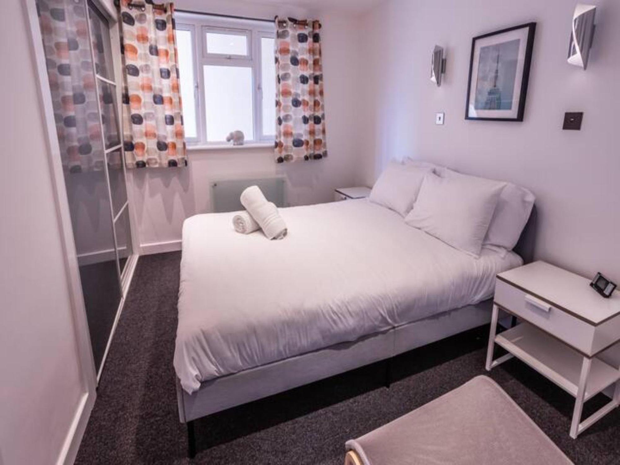 Newly Renovated Ideally Situated 2 Bedroom Flat Bournemouth Exteriör bild