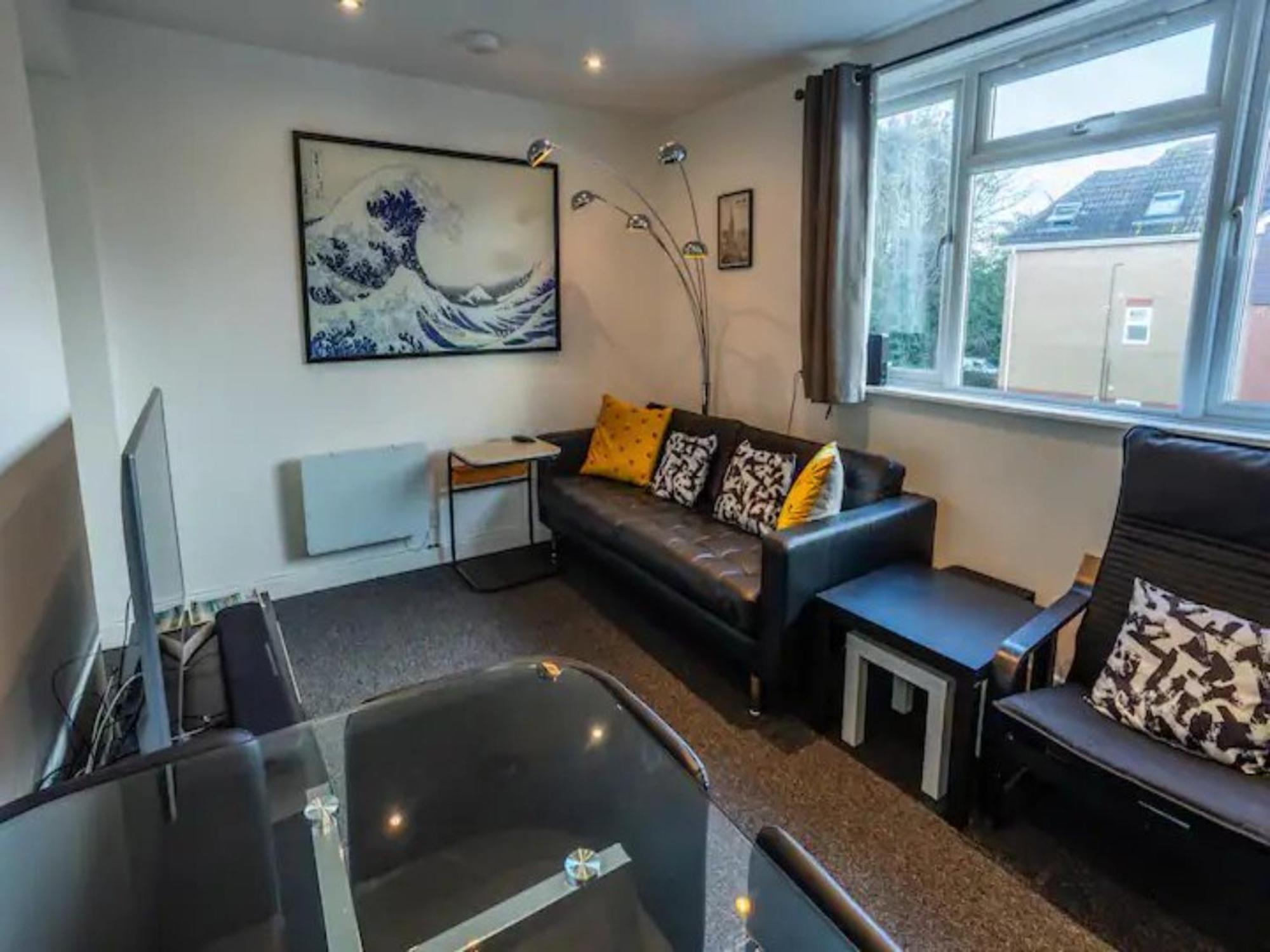 Newly Renovated Ideally Situated 2 Bedroom Flat Bournemouth Exteriör bild